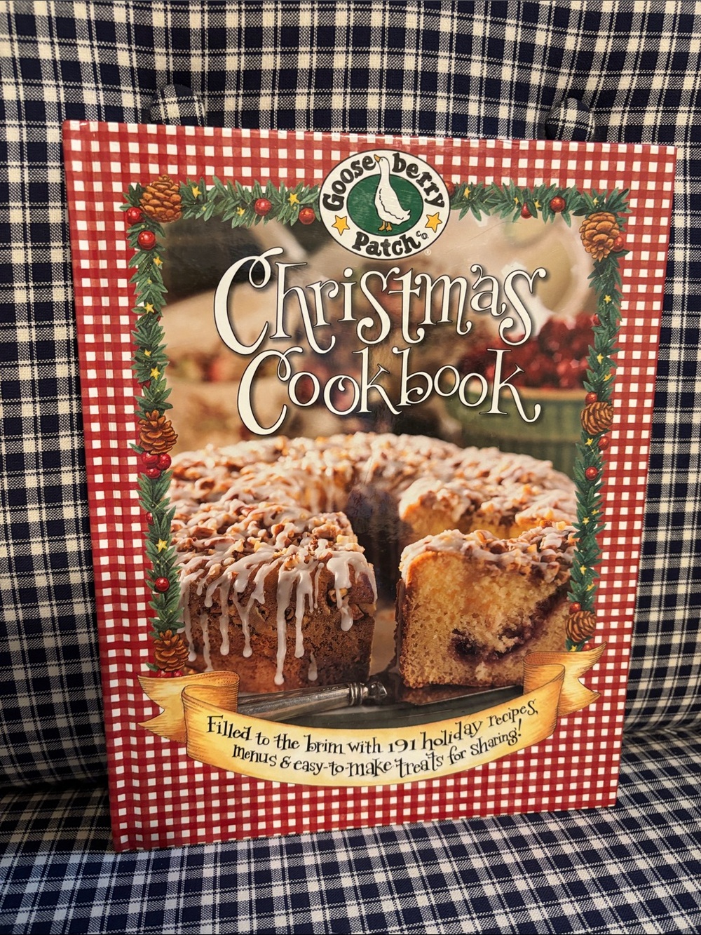 Gooseberry Patch Christmas Cookbook - Red Holiday Recipes